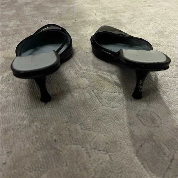 Black Pointed Toe Heels - Picture 4 of 7